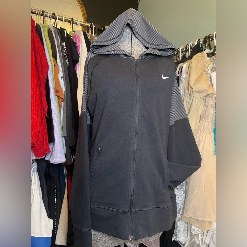 Black and grey nike tennis zip up jacket size large